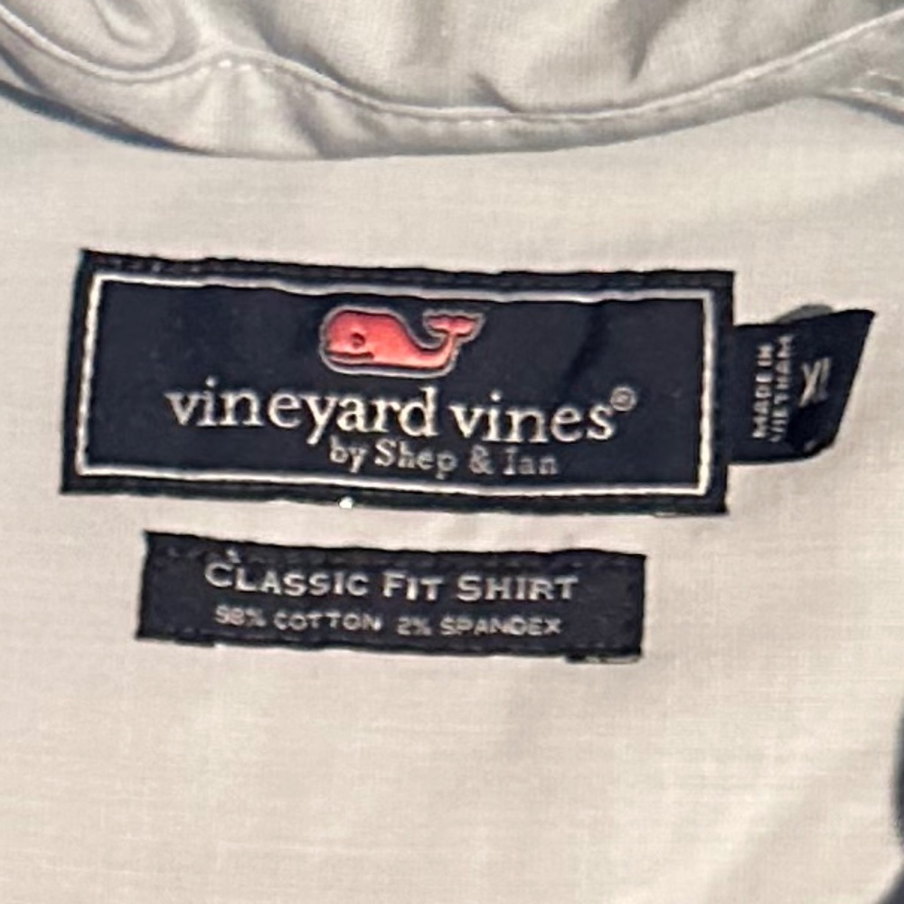 Vineyard Vines Button Down - image 2
